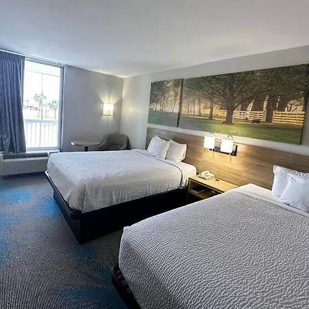 Days Inn By Wyndham Adel I-75 Exterior photo