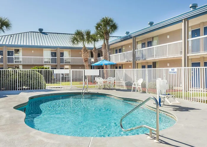 Days Inn By Wyndham Adel I-75