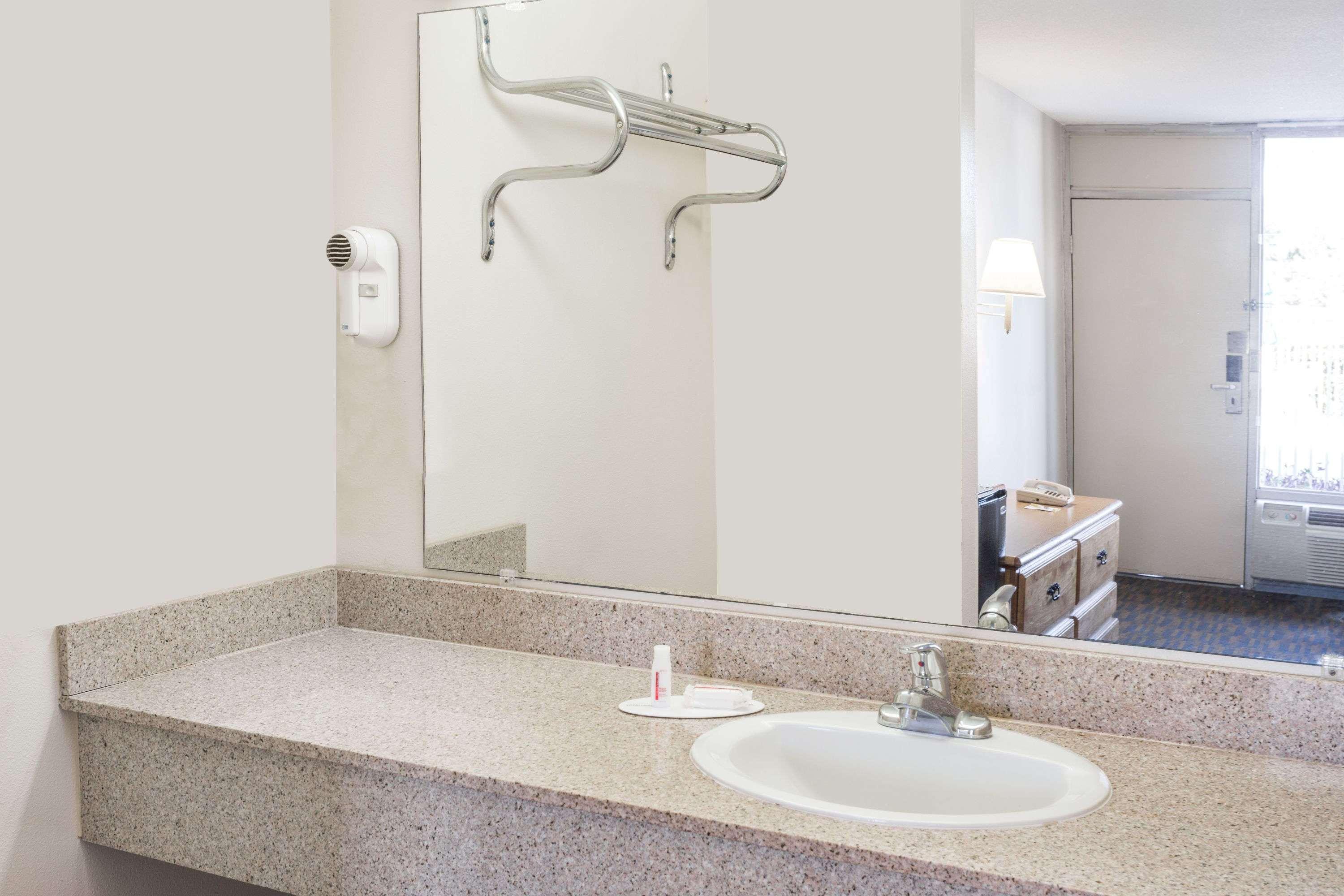 Days By Wyndham I-75 Hotel 2*