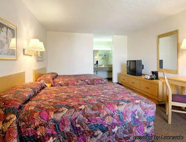 Days By Wyndham I-75 Hotel Adel