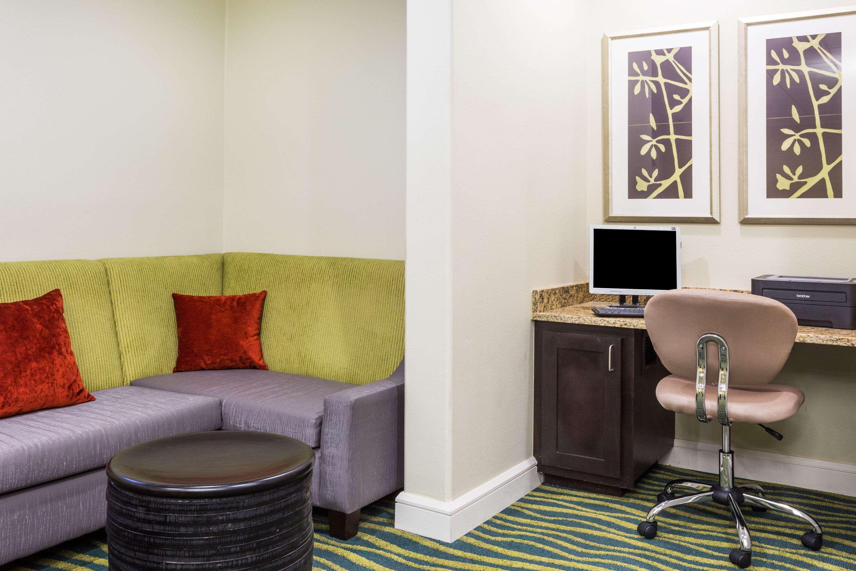 Days By Wyndham I-75 Hotel 2*